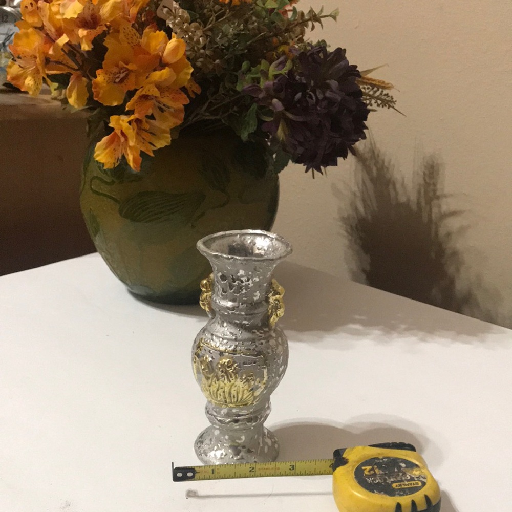 Small silver vasa